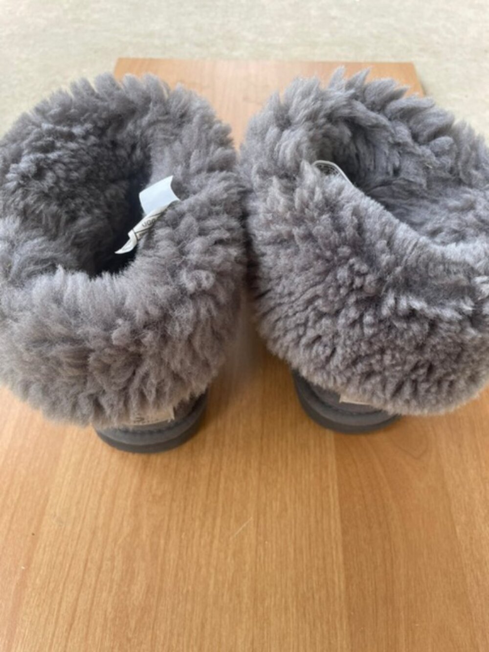 UGG Australia Women's Suede Bailey Button Bomber Boots, Gray, Size 6 - Picture 10 of 12